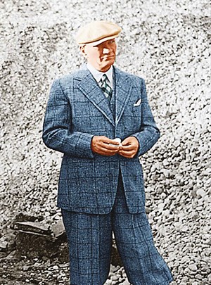 Atatürk Mavi Takım Elbiseli Boy Resmi Kanvas Tablo TBL1217TBL1217a