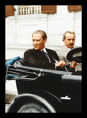 Atatürk ve İsmet İnönü Halkı Selamlarken Kanvas Tablo TBL1220TBL1220a